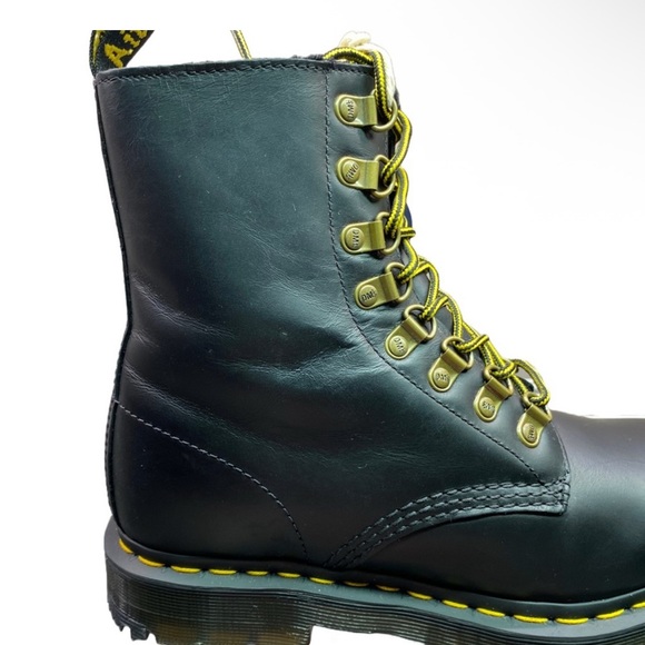 Dr. Martens 1460 Pascal 8 Eyelet Fleece Lined Wintergrip Combat Boots, Black - Picture 8 of 16